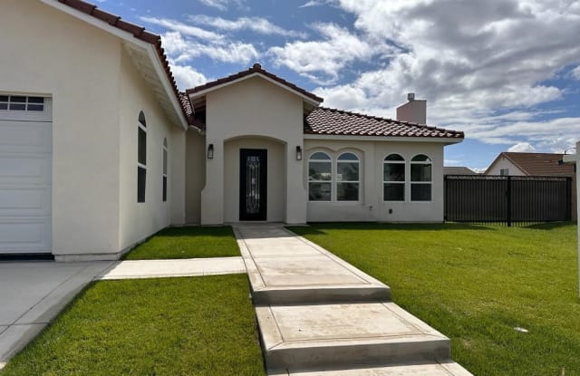 606 Alcott Avenue - 606 Alcott Avenue, Placentia, CA 92870