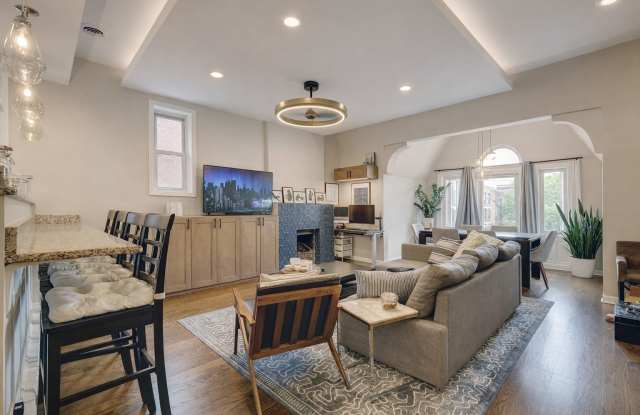 1128 West Fullerton Avenue - 1128 West Fullerton Avenue, Chicago, IL 60614