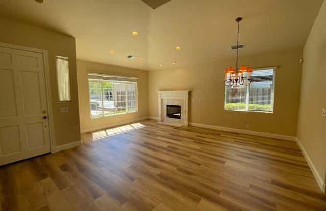 Beautifully Updated One-Story Home in Desirable Oak Creek Park — Morgan Hill Gallery 4