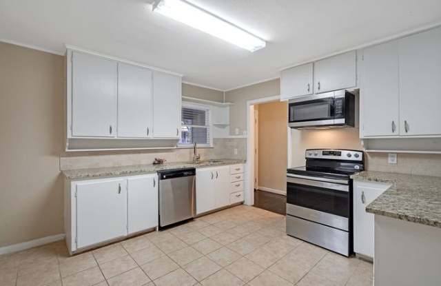 3551 Binyon Avenue Gallery 3