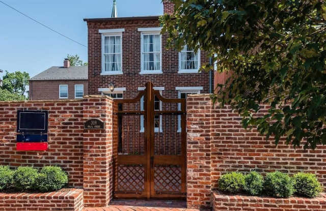 319 WOLFE STREET - 319 Wolfe Street, Alexandria, VA 22314