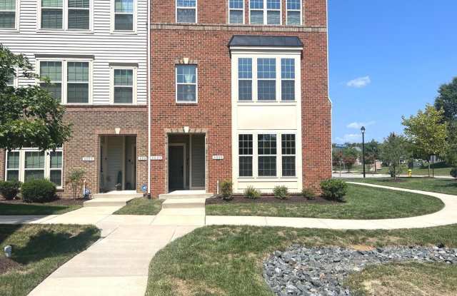 8005 ORCHARD GROVE Road Gallery 1