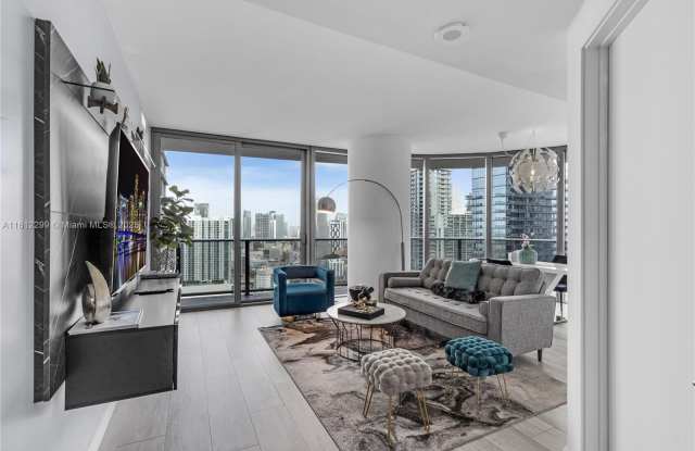 55 SW 9th St photos photos