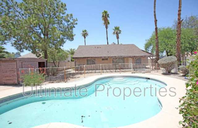 6853 N 78th Ave photos photos