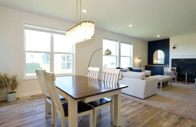 2080 Watermark Way Gallery 3