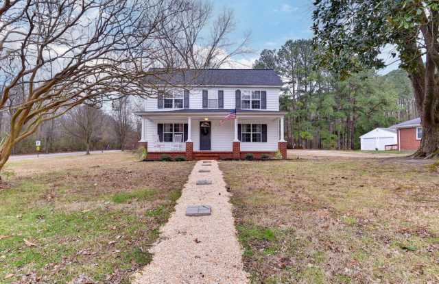 Renovated historic farmhouse in Yorktown Gallery 1