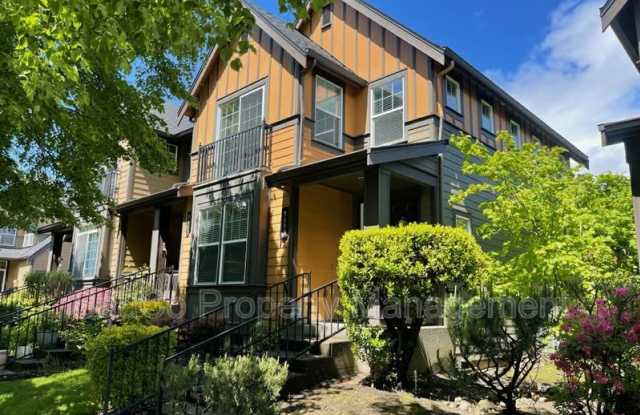 7119 NE Stonewater St - 1 Gallery 1