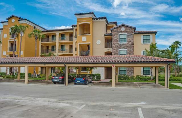 Available now - 2BR/2BA Annual unfurnished top floor Antonia model condo in Treviso Bay with Social membership! photos photos