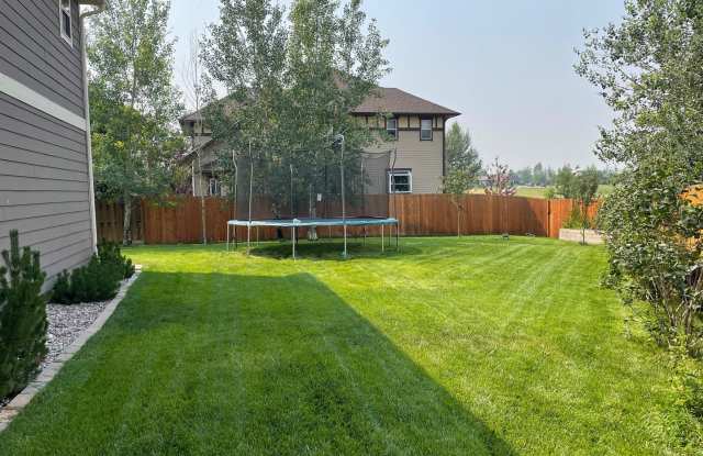Single Family Home - Fenced in Yard - Pet Friendly! Gallery 4