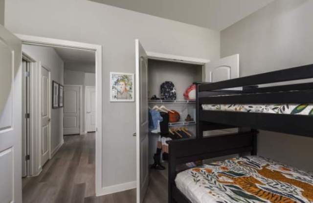 4643 E Loop 1604 N Gallery 2