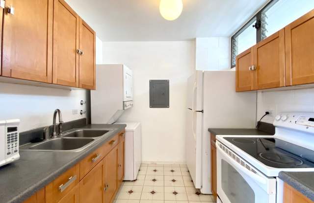 Available Now! Studio on Kinau Street with Washer/Dryer  1 Covered Parking!!! photos photos