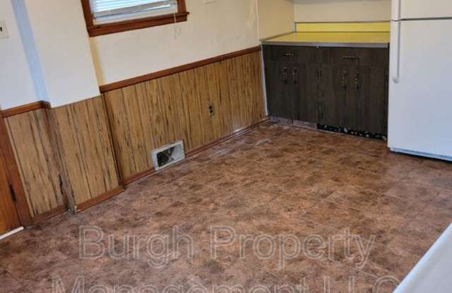 600 Farnsworth Ave - 600 Farnsworth Avenue, Clairton, PA 15025