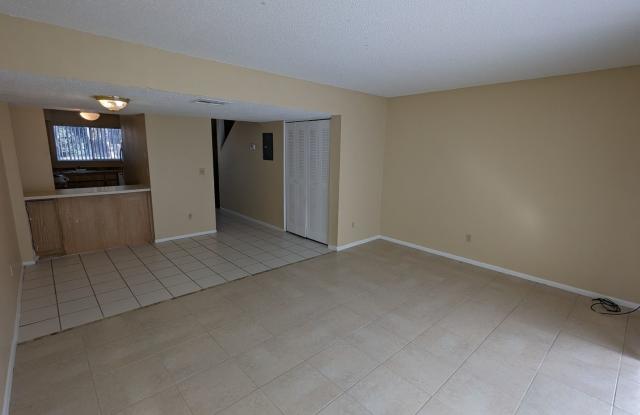 SPACIOUS 2 Bed 2 Bath Apartment for Rent in Orlando, FL near UCF!!!! Gallery 2
