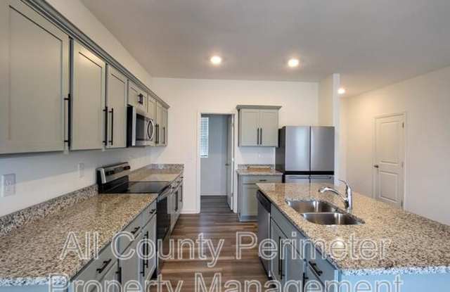212 Cottontail Lane Gallery 4