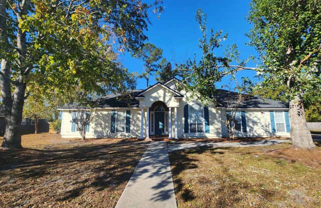 Spacious 4BR Home with New LVP Flooring and Fenced Backyard Oasis - 4610 Foxborough Avenue, Lowndes County, GA 31602