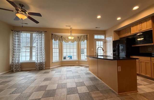 22949 FANSHAW SQ Gallery 4