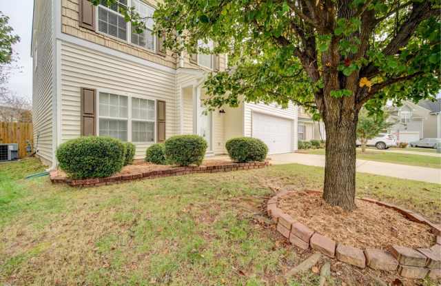 Lovely, 2 Story, Freshly Painted 3 BR, 2.5 BA, Large Open Bonus Room, Fenced Backyard Gallery 3