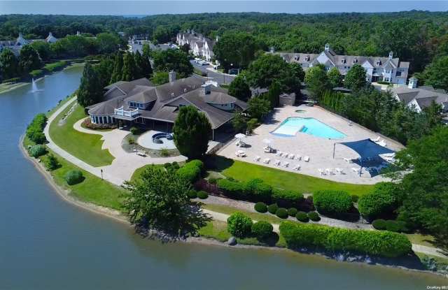 302 Walden Court - 302 Walden Court, East Moriches, NY 11940