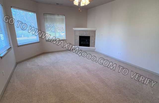 565 GARDEN GROVE COURT - FANTASTIC 2-BEDROOM DUPLEX Gallery 3