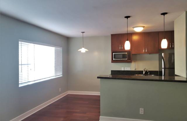 Exclusive Upgraded Condo! Gallery 4