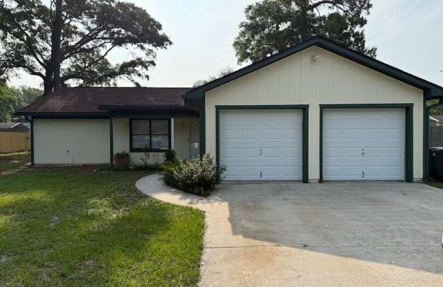 302 Pinedale Dr - 302 Pinedale Drive, St. Marys, GA 31558 302 Pinedale Dr - 302 Pinedale Drive, St. Marys, GA 31558