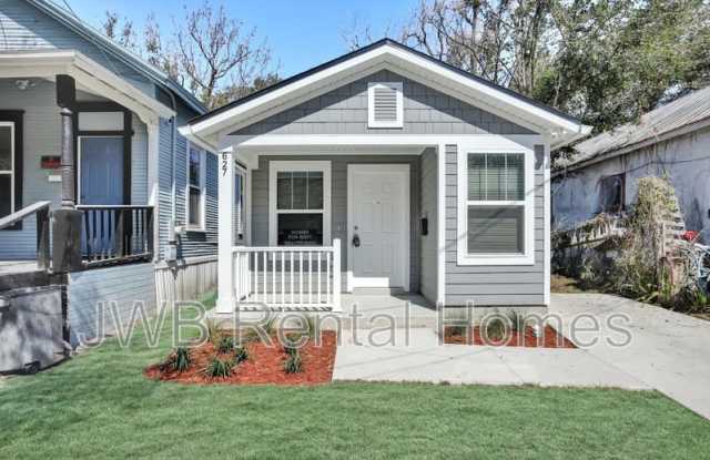627 Odessa St photos photos