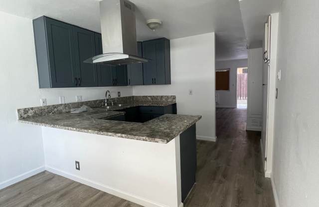 911 North Vineyard Avenue - B photos photos