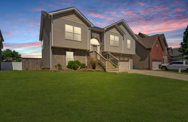 Welcome to Chinook Haven – Your Spacious Retreat Near Fort Campbell! photos photos