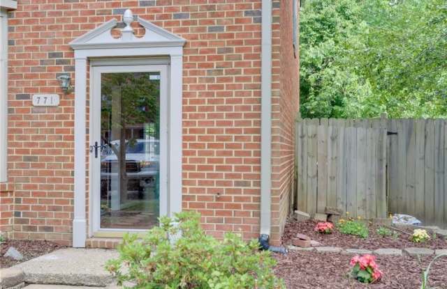 771 Creekside Crescent Gallery 3