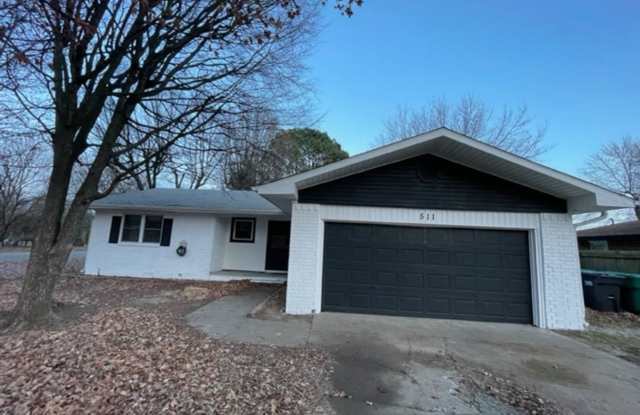 Single Family home in Springdale!! - 511 Curtis Street, Springdale, AR 72764