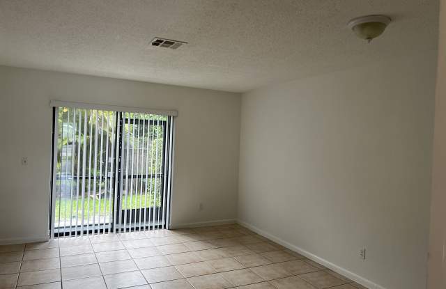 11630 Nw 35th Ct Gallery 4