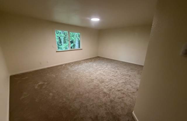 5803 Kitsap Way Gallery 3