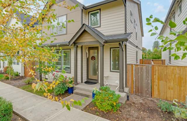 579 Northwest Adams Avenue - 1 photos photos