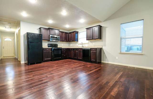 Beautiful & Charming 4 Bed / 2 Bath Home – Newly Updated & Move-In Ready! Gallery 3