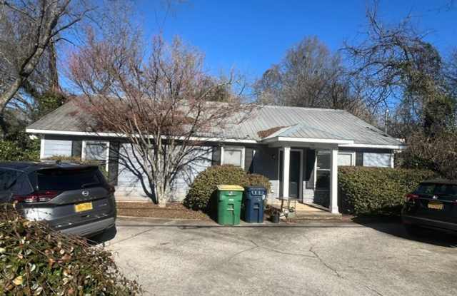 Spacious 3 bed 2 bath house! Gallery 3