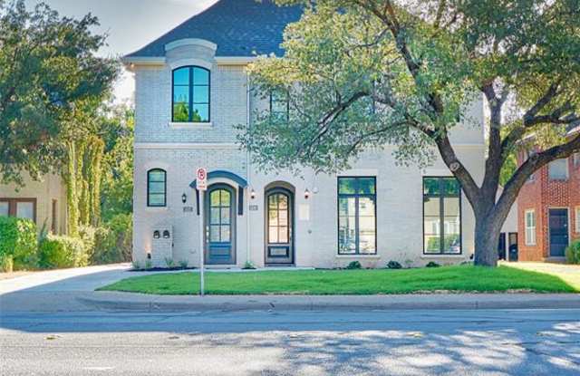 3322 S University Drive - 3322 S University Dr, Fort Worth, TX 76109