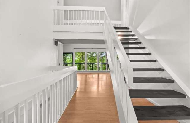 440 Clear Creek Terrace Gallery 4