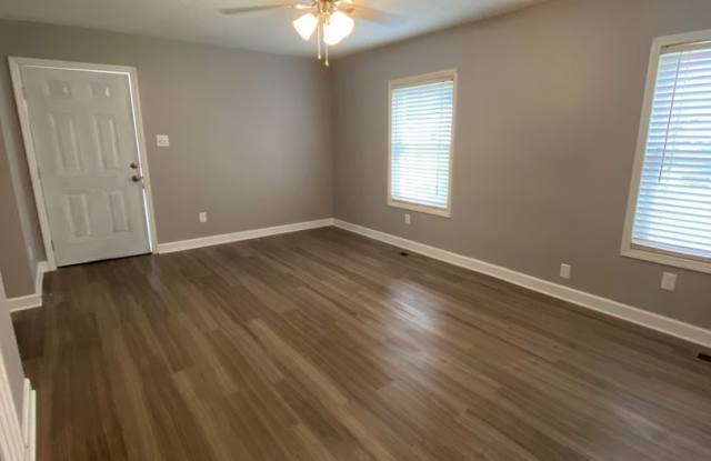 MOVE-IN READY! Gallery 3
