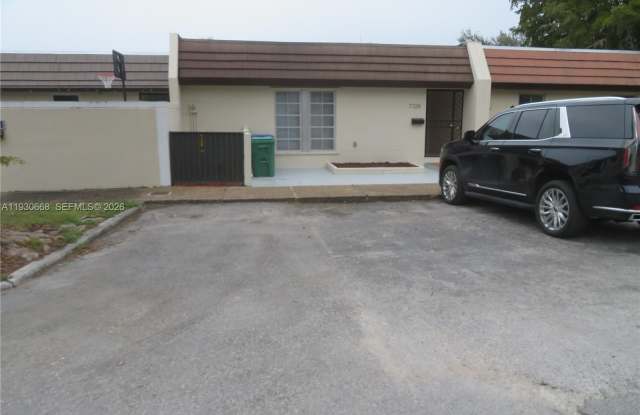 7328 Miami Lakeway S photos photos