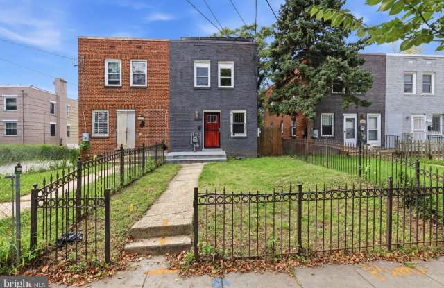5053 BENNING Road SE Gallery 1