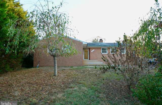 111 BALMORAL DRIVE E Gallery 2