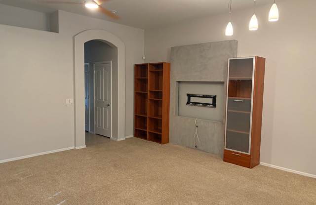 2 bed/2 bath Patio Home-Gated Desert Foothills Villas Gallery 4