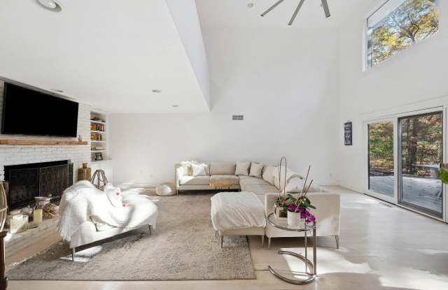 6 Woodland Way Gallery 4