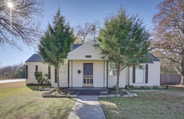5712 Broadway Avenue - 5712 Broadway Avenue, Haltom City, TX 76117