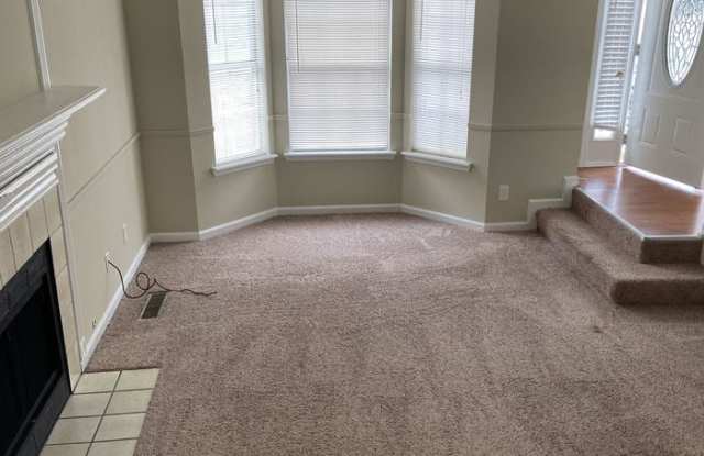 5208 Oaktree Court Gallery 4