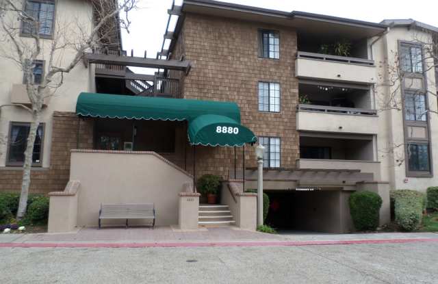 The Boardwalk in La Jolla 2 bdr 2 bath 3 floor! - 8880 Villa La Jolla Drive, San Diego, CA 92037