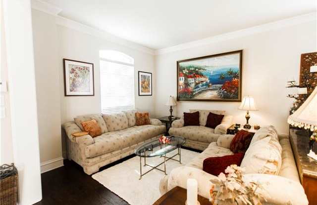 7680 Red Clover Drive Gallery 2
