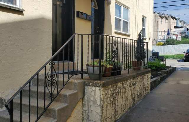 1069-2 COLWELL Lane Gallery 2