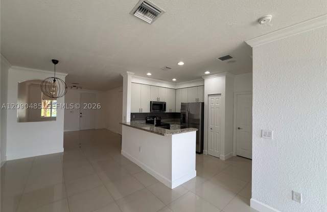 7140 SW 166th Pl Gallery 3