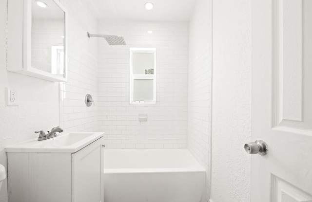 Renovated 2-Bedroom Apartment in Miami – $1,650/Month Gallery 3